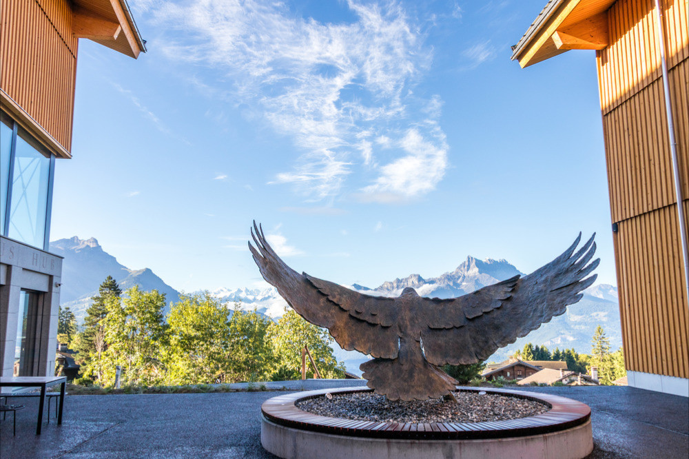 Welcome to Aiglon Life! Your new networking hub